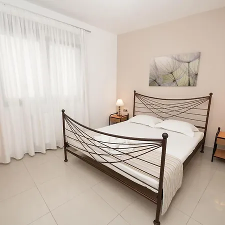 Apartment Aelia Nea Peramos (Macedonia)