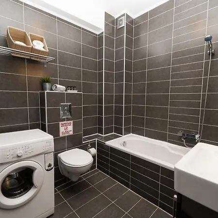 Aelia Apartament Néa Péramos