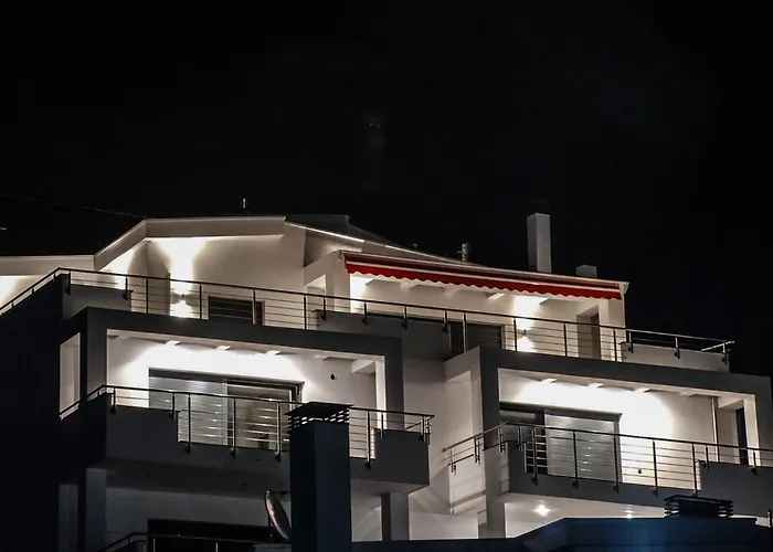 Aelia Apartament Néa Péramos
